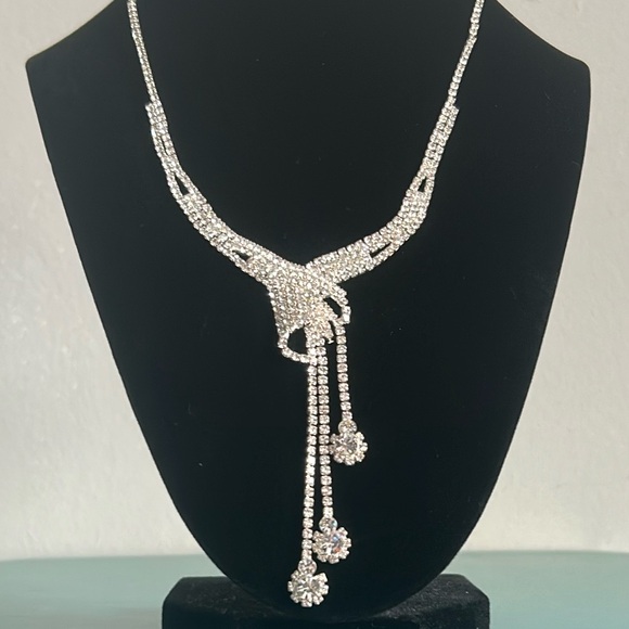 Floral Art Deco Bridal Wedding Prom Formal Drop Rhinestone and Silver Necklace - Picture 6 of 6